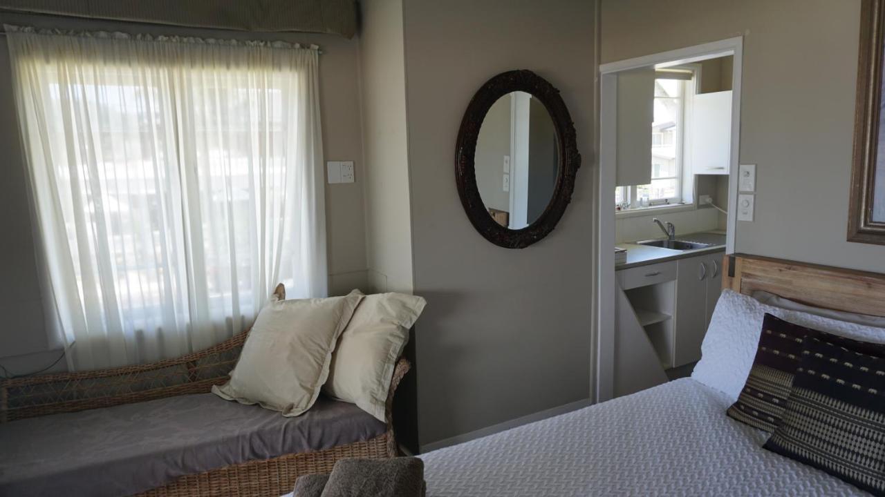 Nana Glads Beachfront Accommodation Whitianga Esterno foto