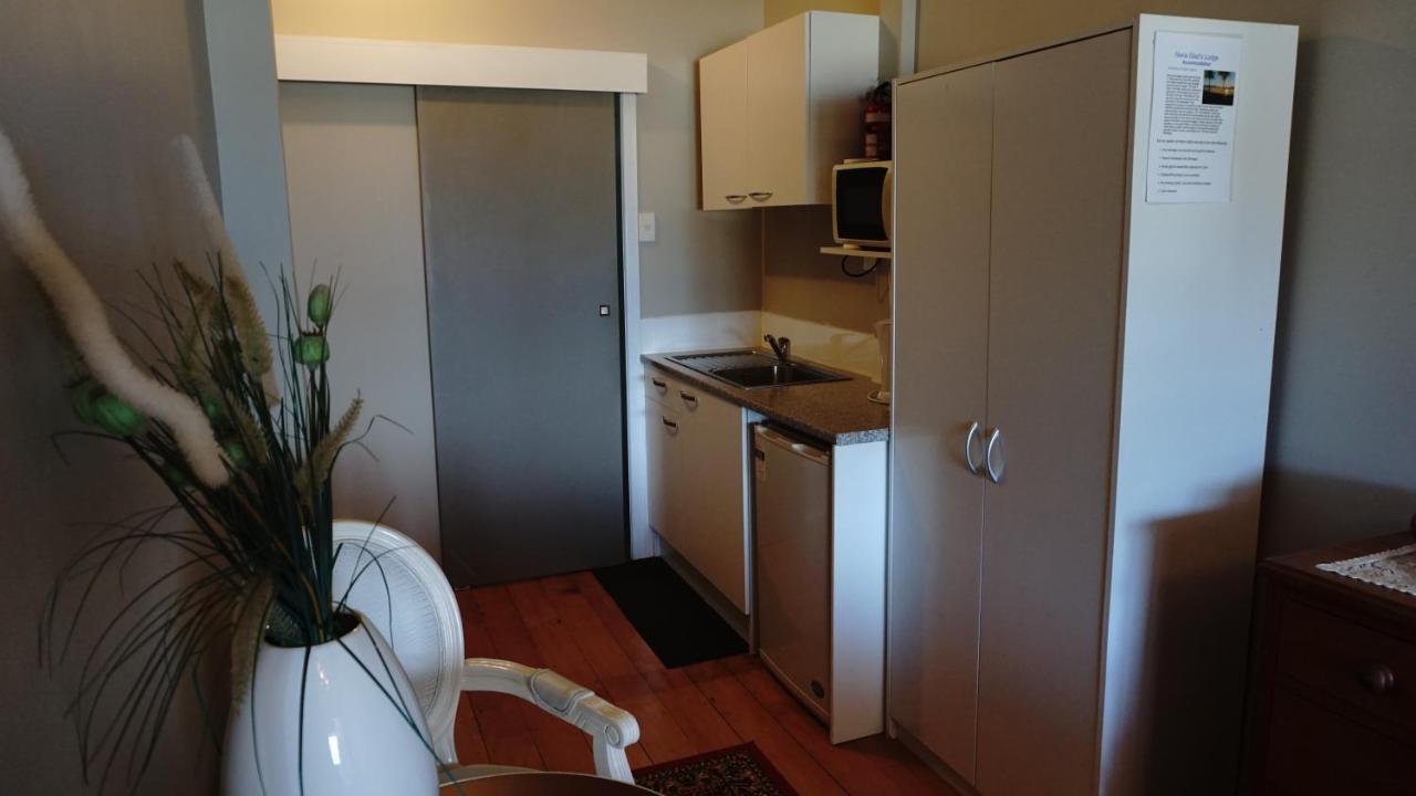 Nana Glads Beachfront Accommodation Whitianga Esterno foto
