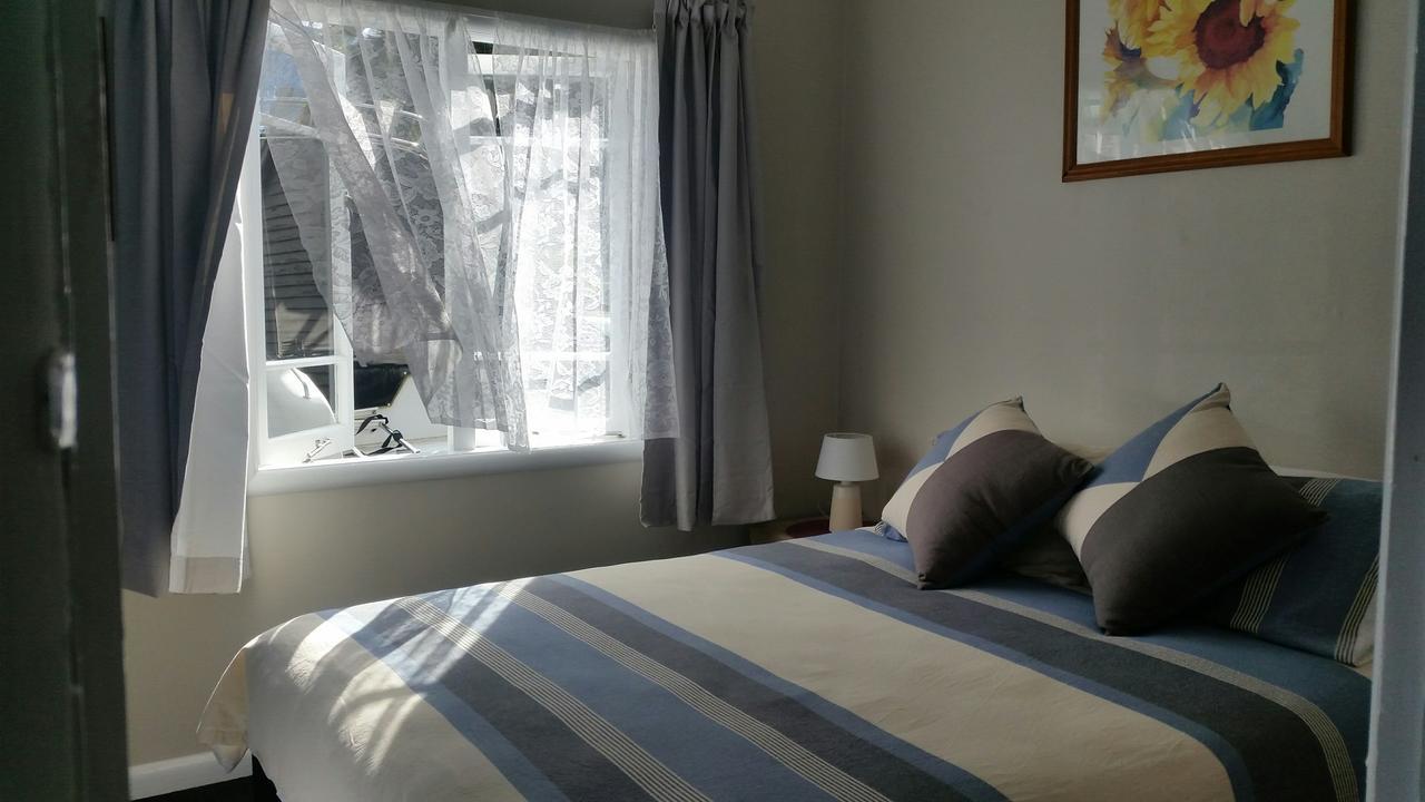 Nana Glads Beachfront Accommodation Whitianga Esterno foto